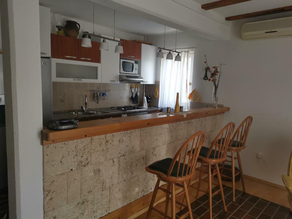Apartma Soncek Premantura Exteriör bild
