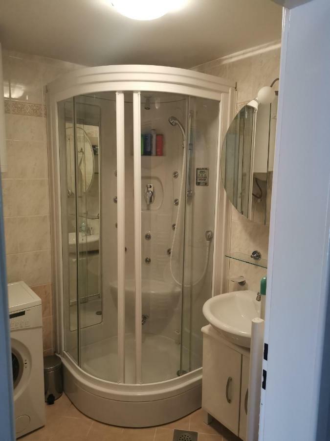 Apartma Soncek Premantura Exteriör bild