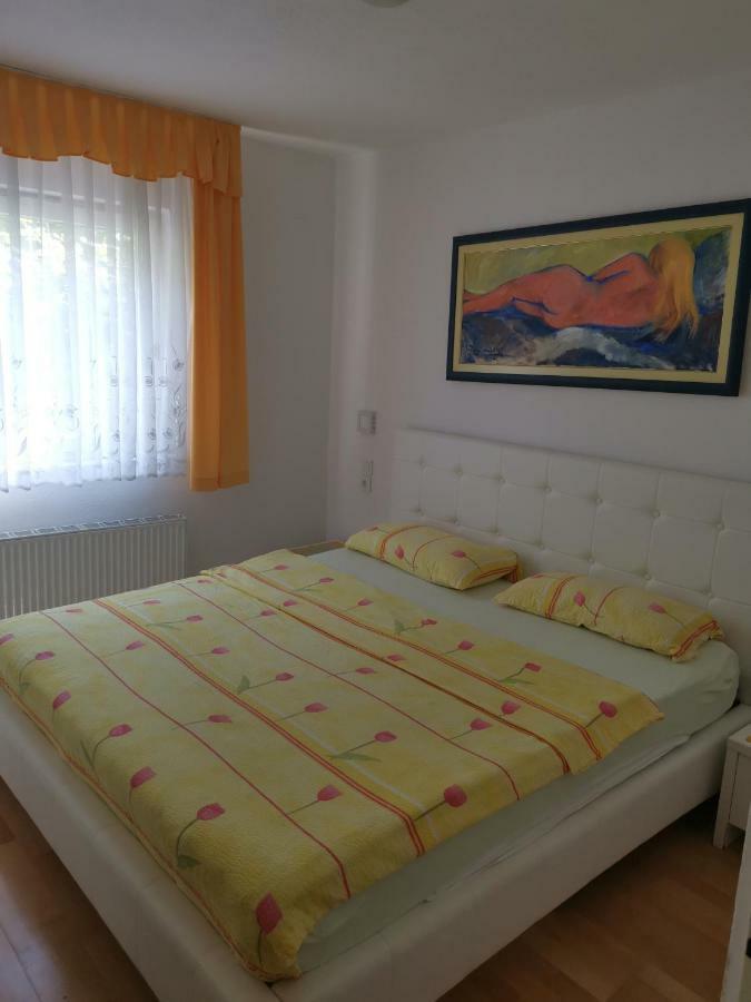 Apartma Soncek Premantura Exteriör bild